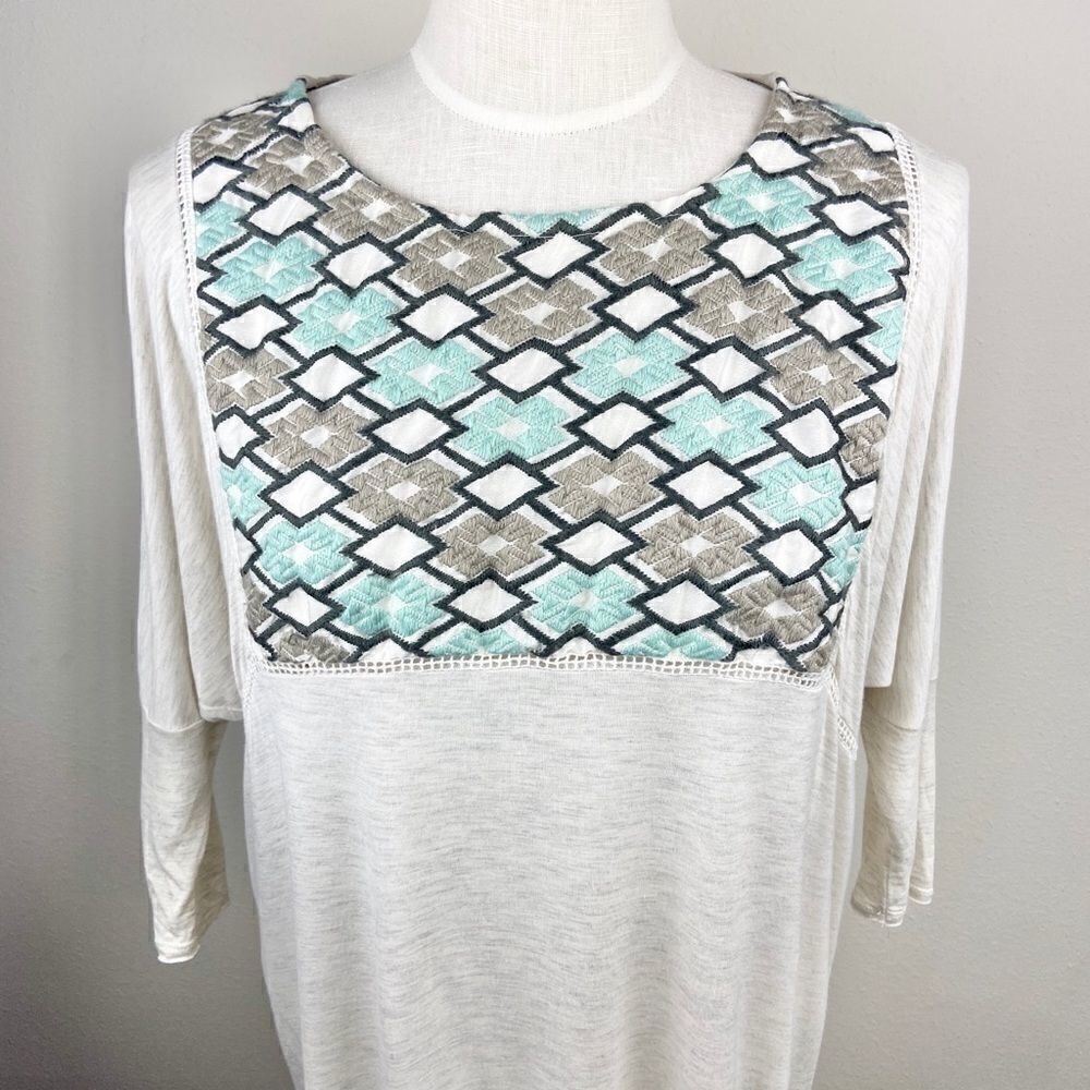 Dolan Embroidered Batwing High Low Tunic - Picture 4 of 6